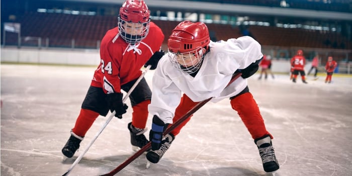 children-play-ice-hockey-picture-id666604620